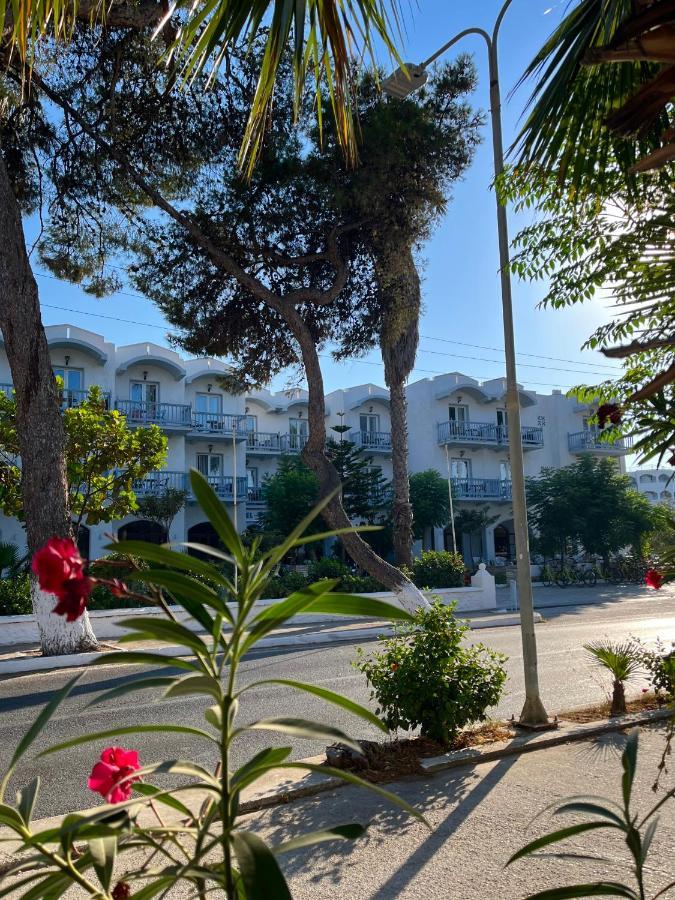 Theodorou Beach Hotel Apartments Psalidi  Eksteriør billede