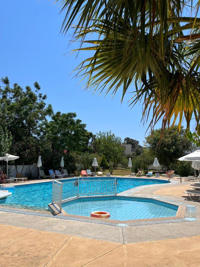 Theodorou Beach Hotel Apartments Psalidi  Eksteriør billede