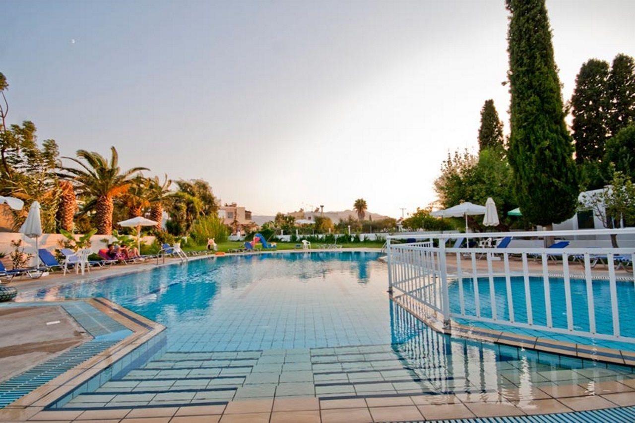 Theodorou Beach Hotel Apartments Psalidi  Eksteriør billede