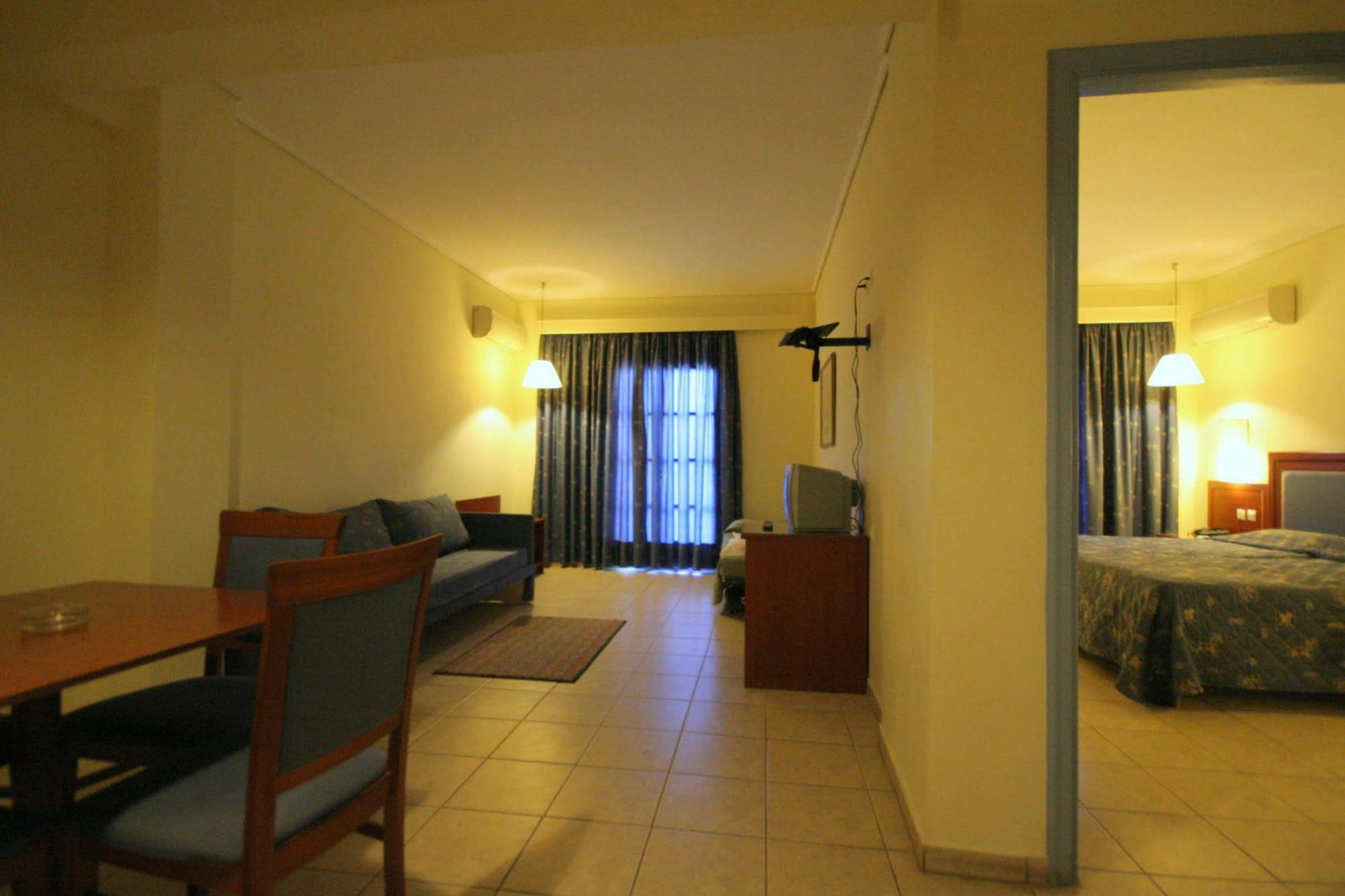 Theodorou Beach Hotel Apartments Psalidi  Eksteriør billede